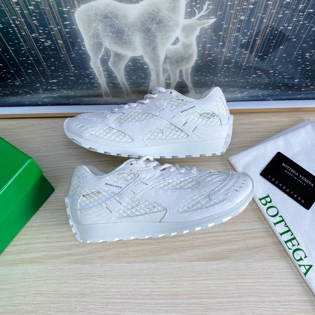p620🐮🐮High-end version, the original 1:1 couple style new model is on the shelves🔥BV Orbit sneakers Wang Yibo's same style couple's Dad Runner sneakers, made of lightweight technical mesh fabric. Features a geometric patterned rubber outsole. The outsole is made of color-blocked TPU outsole. Size: women’s shoes 35-40, men’s shoes 39-45.